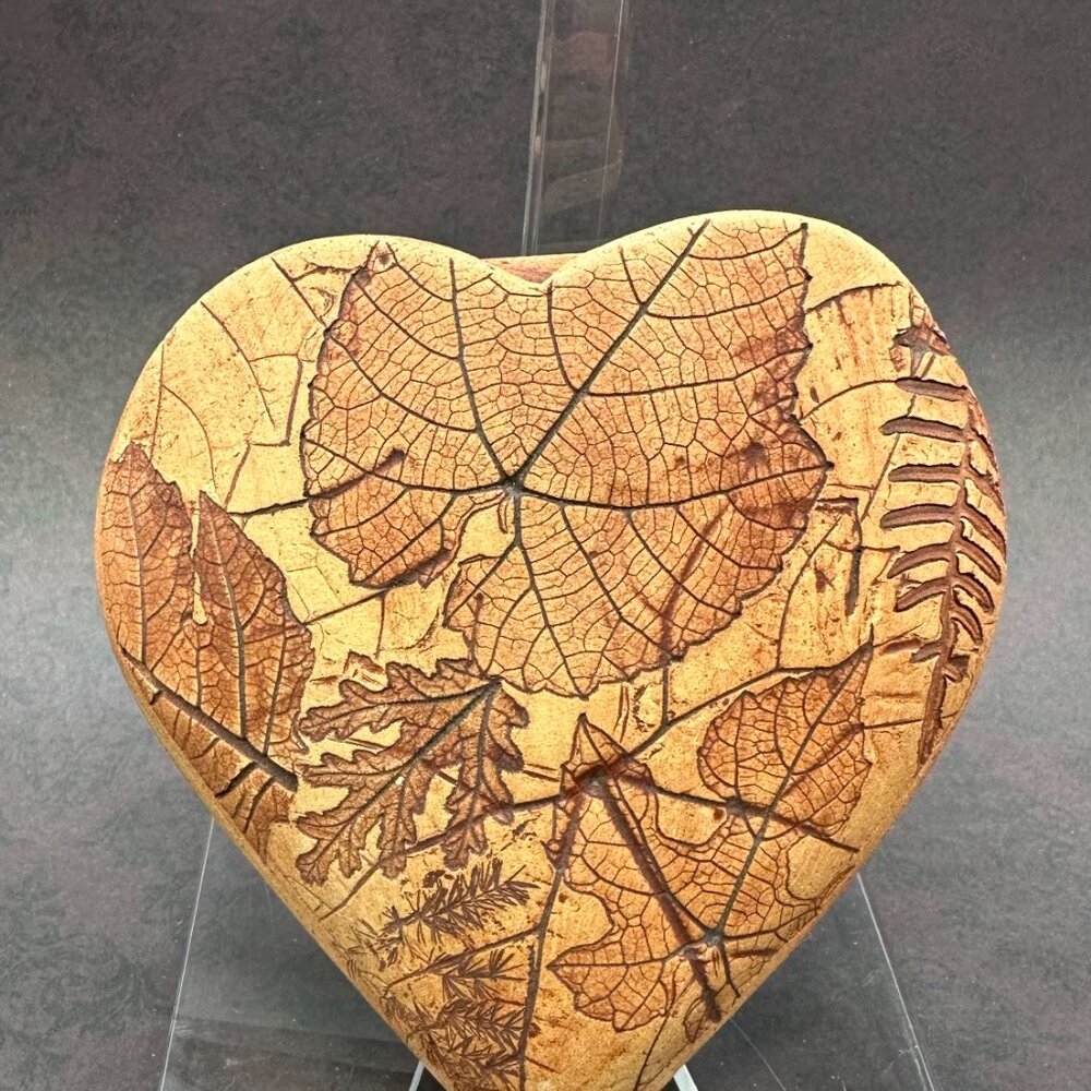 VTG Malabar Pottery Heart-Shaped Wall Pocket Vase - Picture 5 of 13
